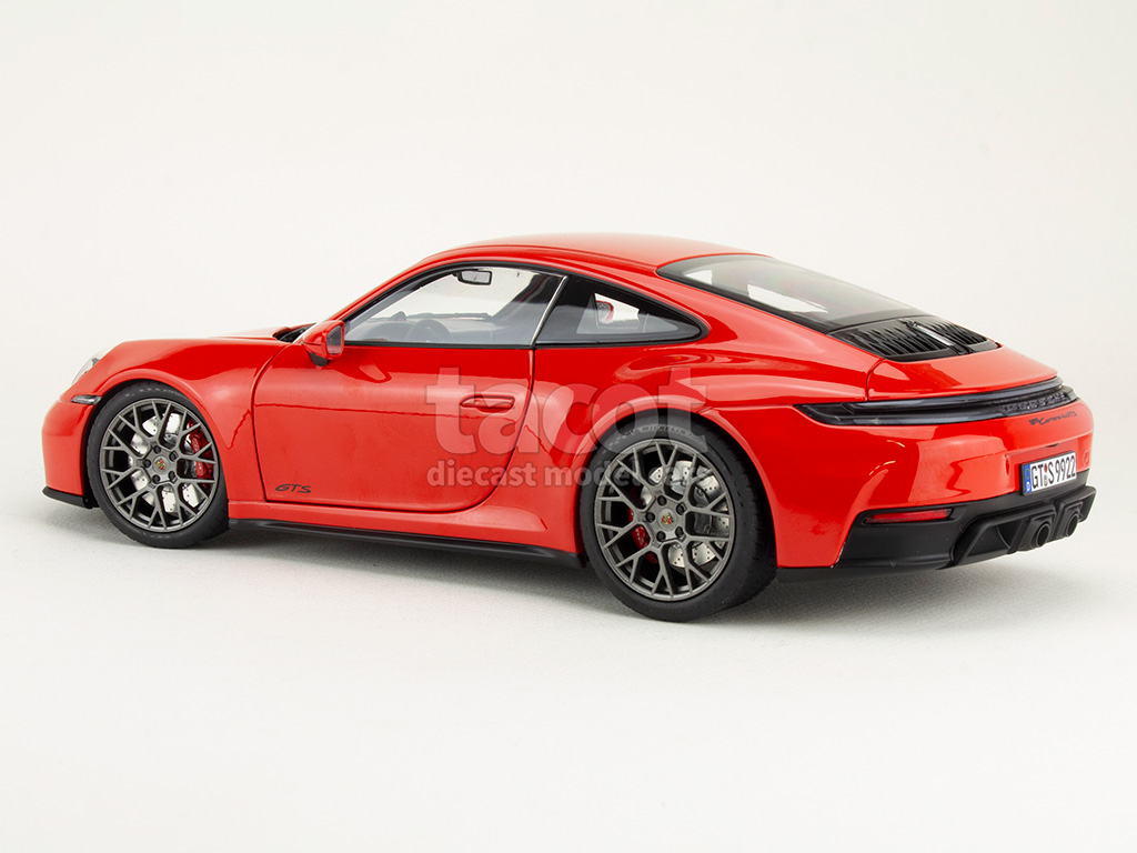 107512 Porsche 911/992 Carrera 4 GTS 2024