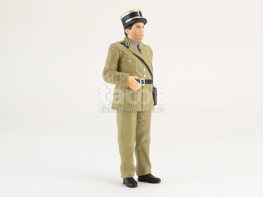 107554 Divers Gendarme de St Tropez