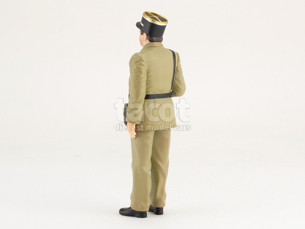 107554 Divers Gendarme de St Tropez