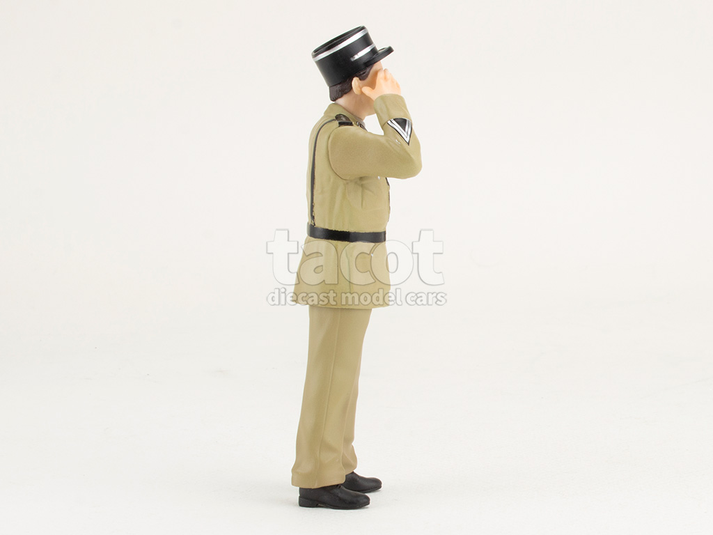 107555 Divers Gendarme de St Tropez