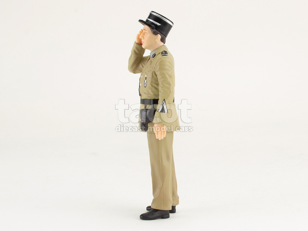 107555 Divers Gendarme de St Tropez