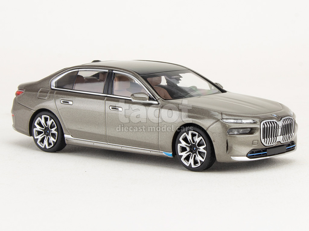 107577 BMW i7/ G70 2023