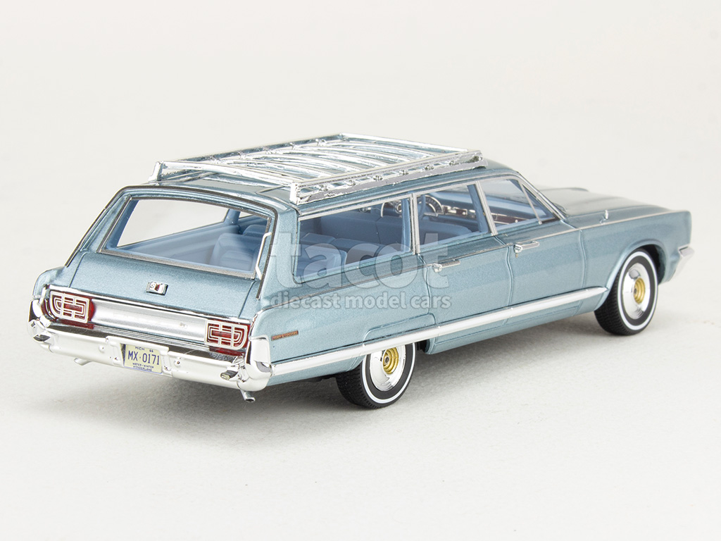 107713 Chrysler Town 