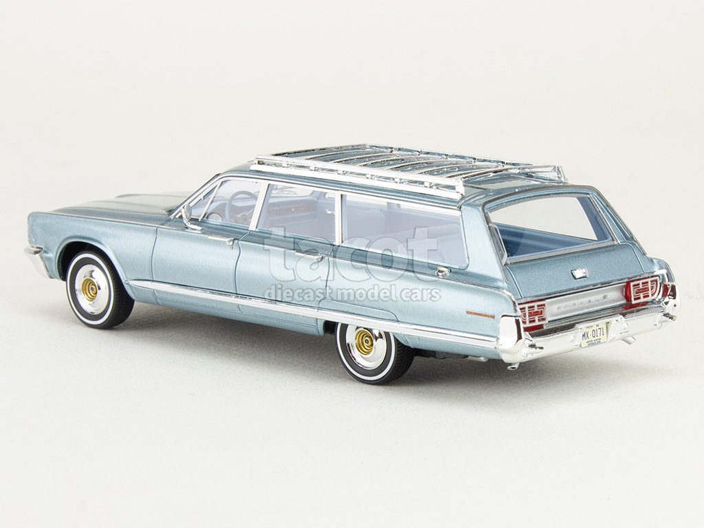 107713 Chrysler Town 