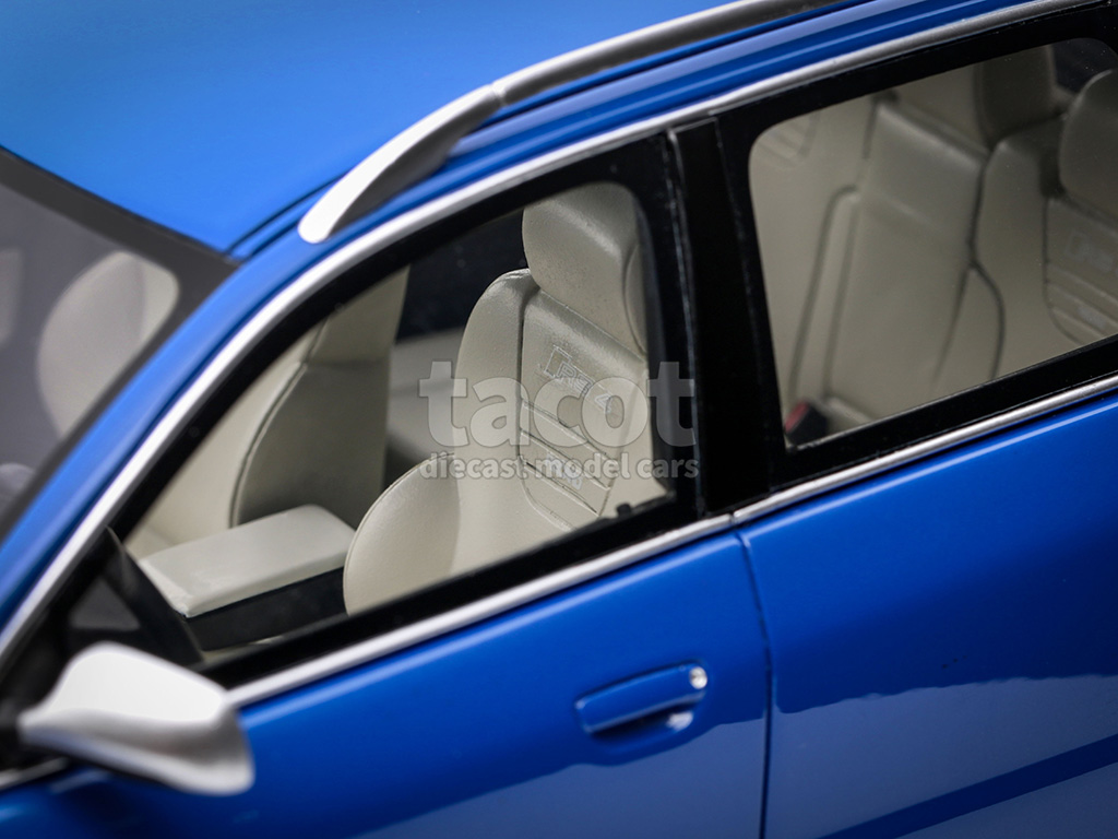 107750 Audi RS4 2000
