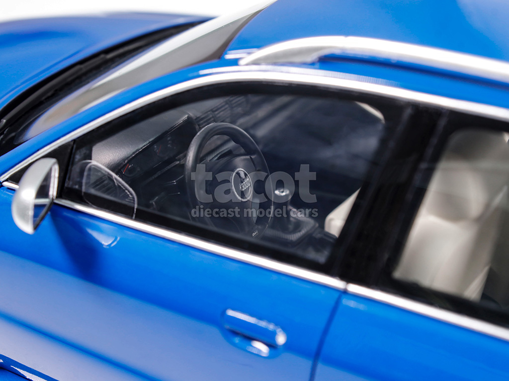 107750 Audi RS4 2000