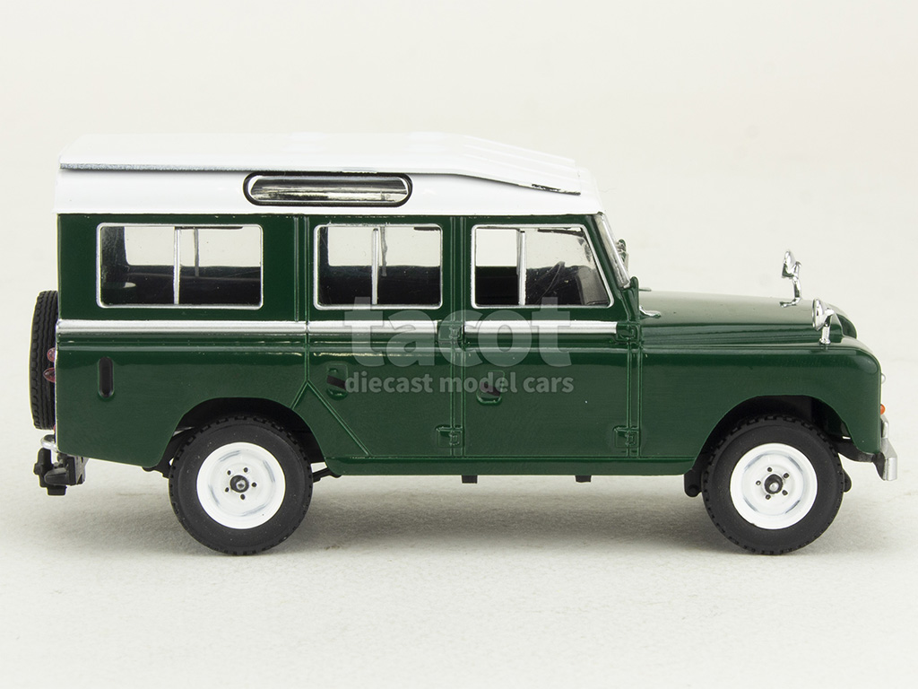 107774 Land Rover Series III 109 Station Wagon 1978