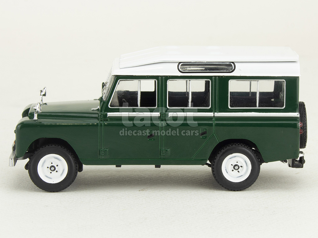 107774 Land Rover Series III 109 Station Wagon 1978