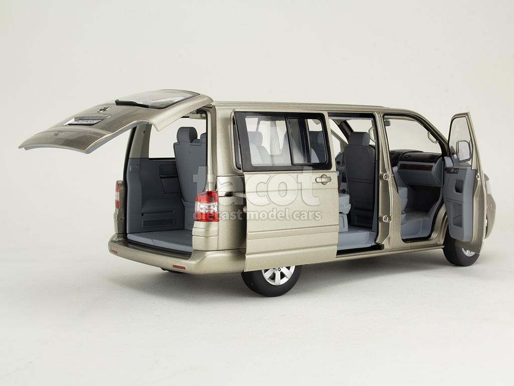 107824 Volkswagen Combi Multivan 2003