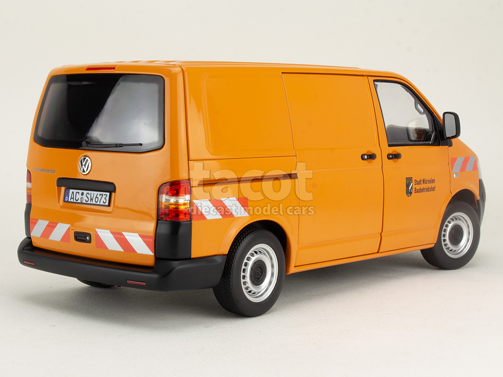 107825 Volkswagen Combi Transporter 2003