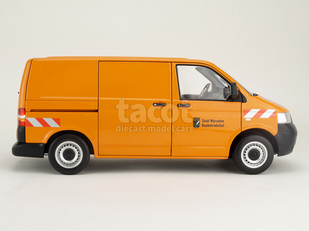 107825 Volkswagen Combi Transporter 2003