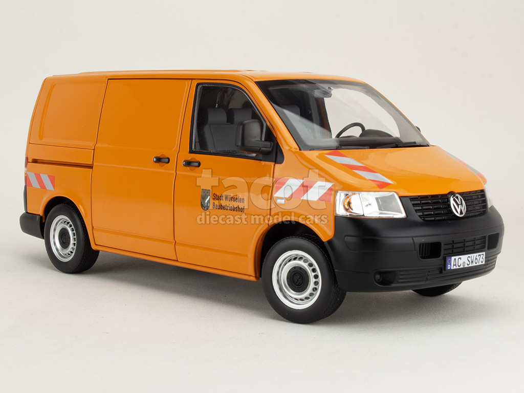 107825 Volkswagen Combi Transporter 2003