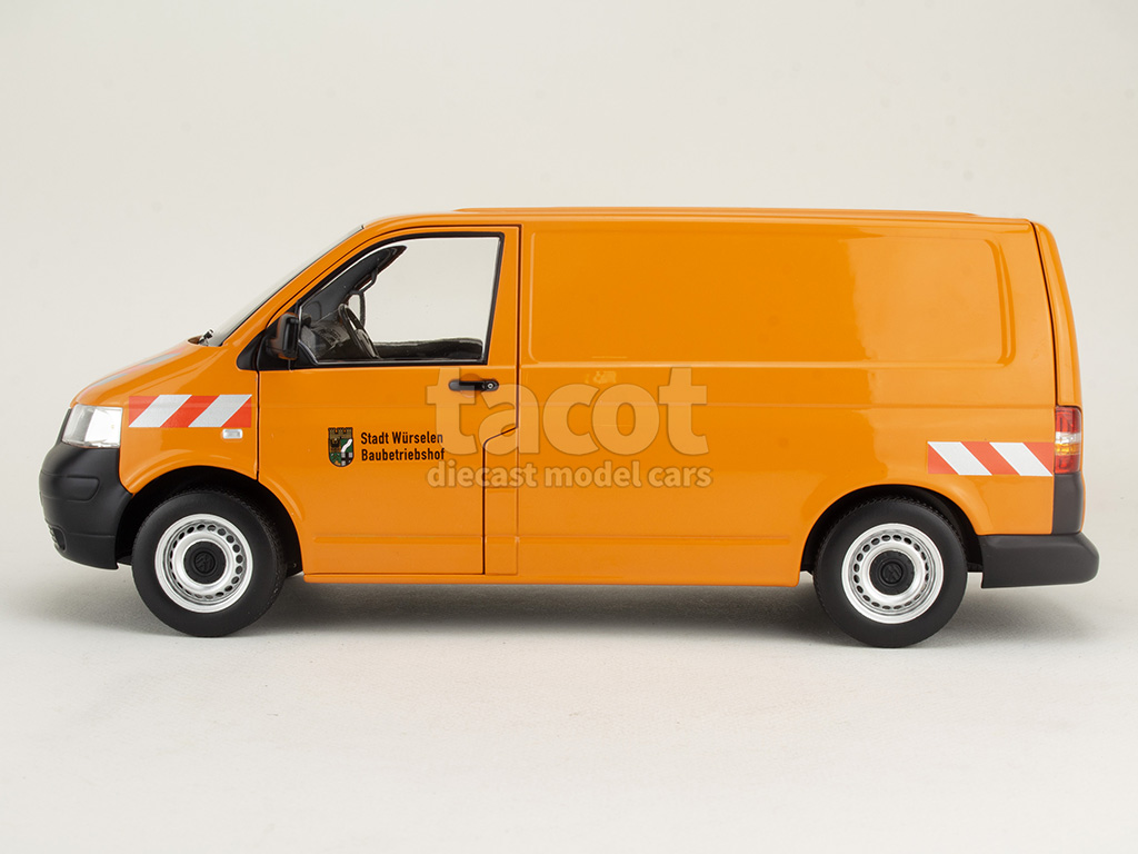 107825 Volkswagen Combi Transporter 2003