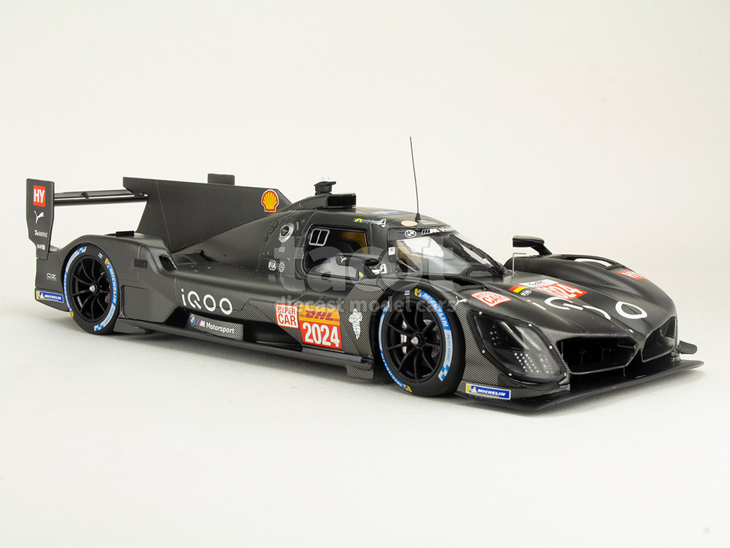 107877 BMW M Hybrid V8 2023
