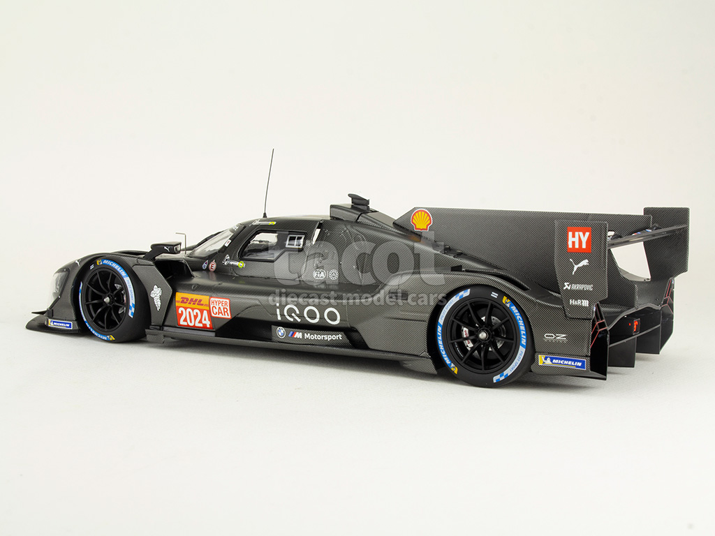 107877 BMW M Hybrid V8 2023