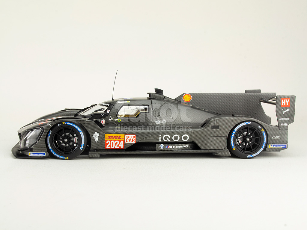 107877 BMW M Hybrid V8 2023