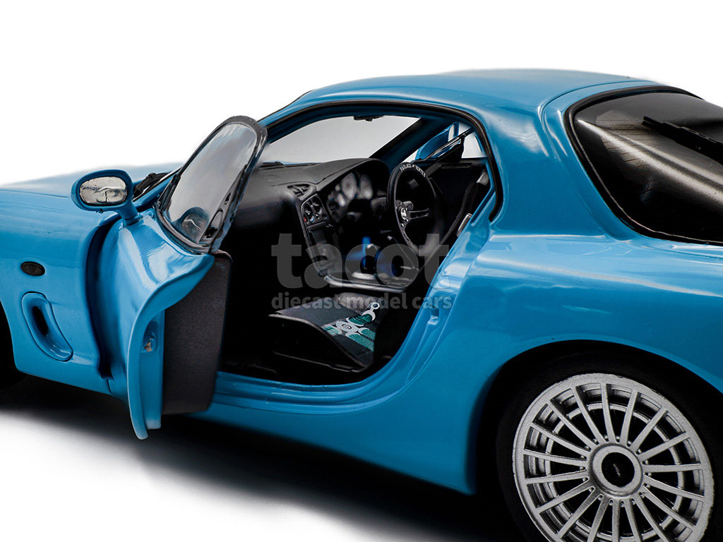107894 Mazda RX7 FD3RS Solido Works 1999