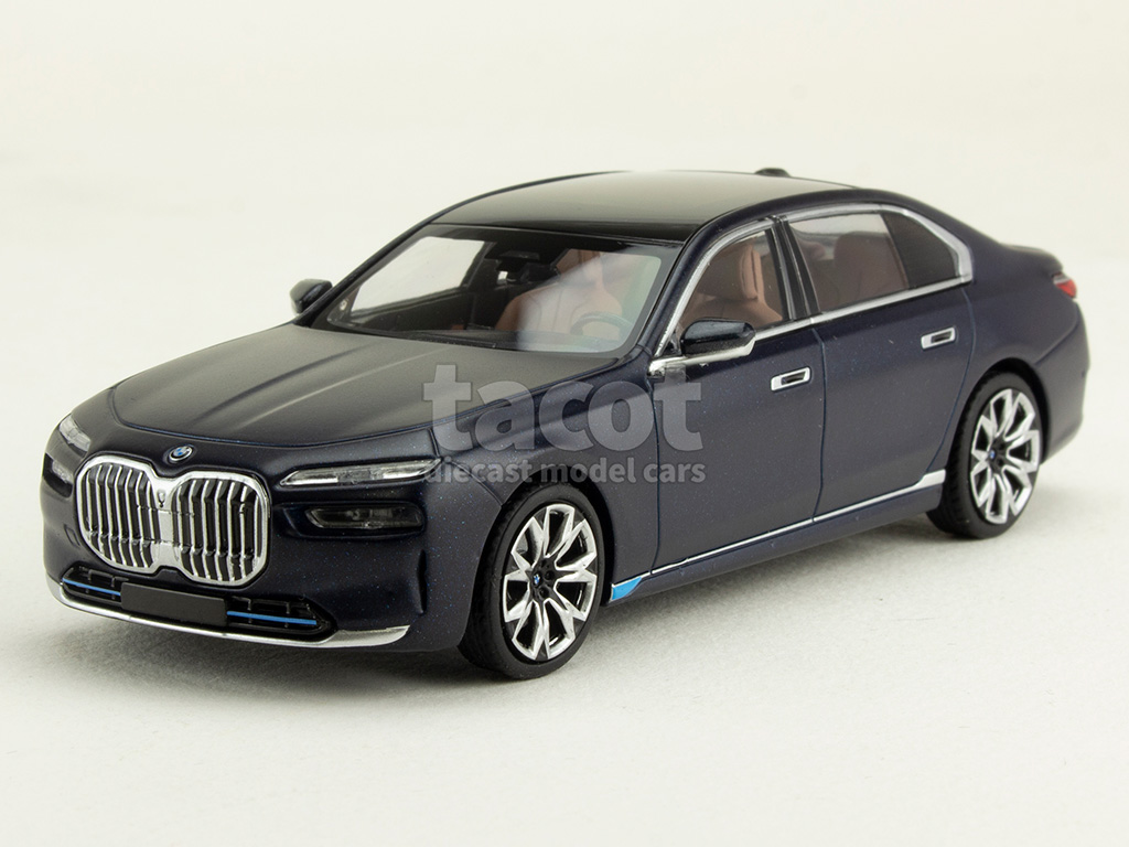 107930 BMW i7/ G70 2023