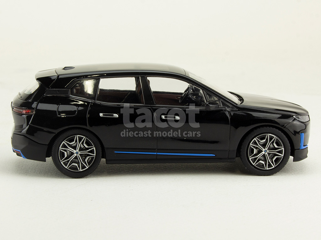 107931 BMW iX 2022