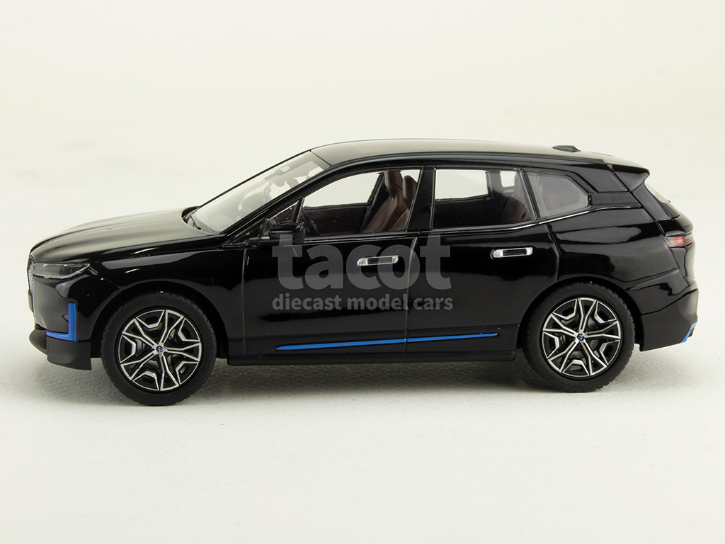 107931 BMW iX 2022
