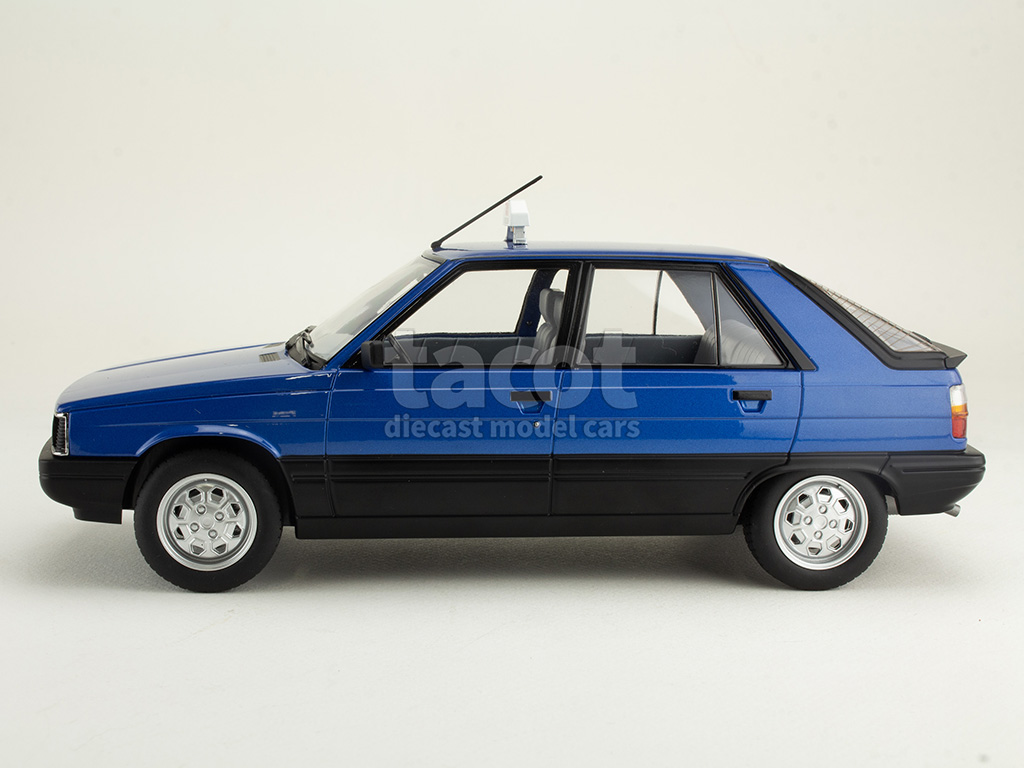 107955 Renault R11 GTL Taxi Paris 1985