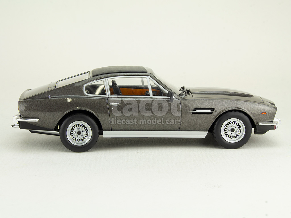 107972 Aston Martin V8 Vantage Volante James Bond 007 1977
