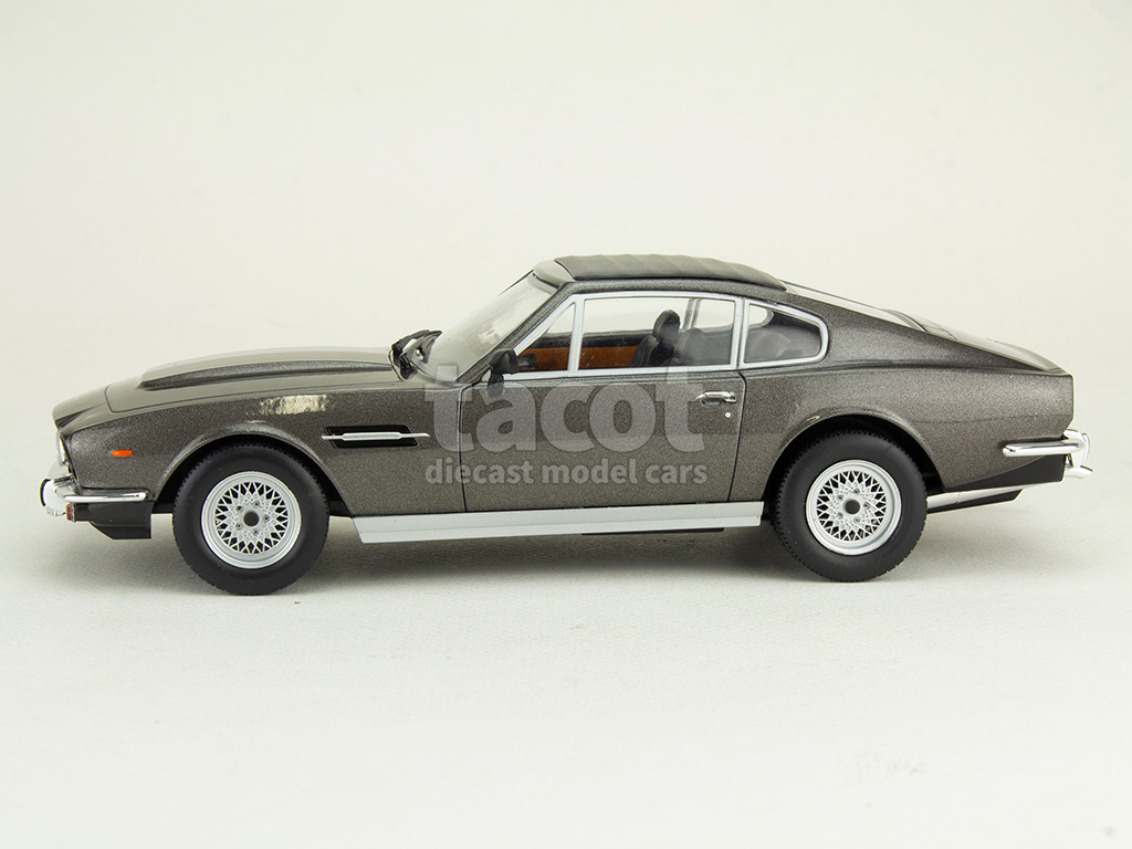 107972 Aston Martin V8 Vantage Volante James Bond 007 1977