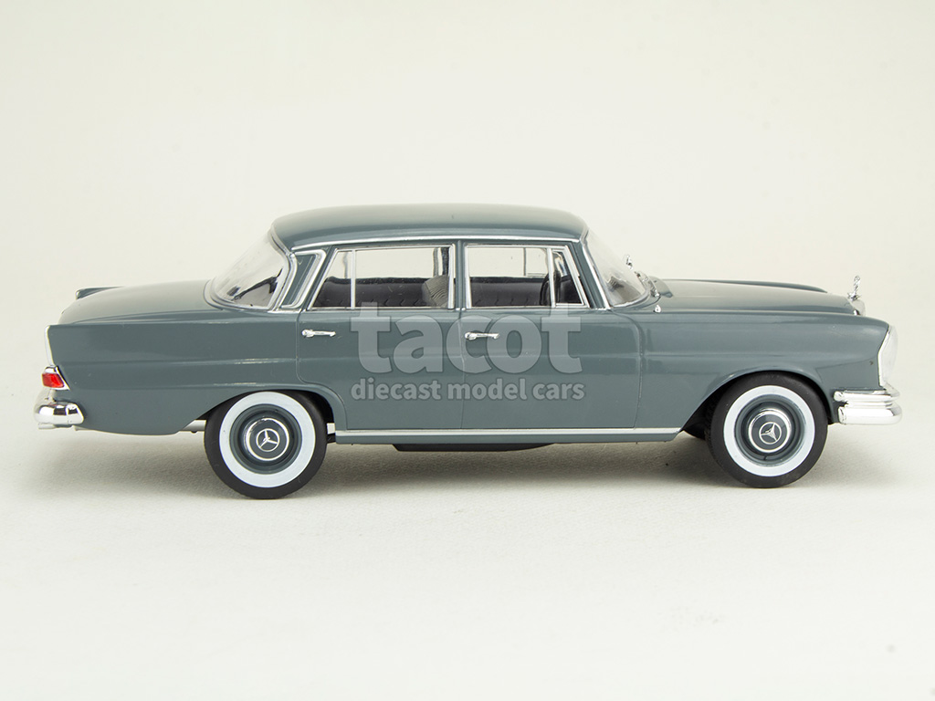 107975 Mercedes 220/ W111 1962