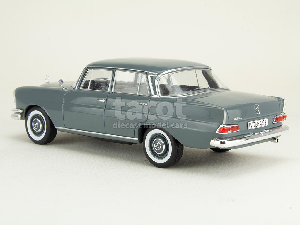 107975 Mercedes 220/ W111 1962
