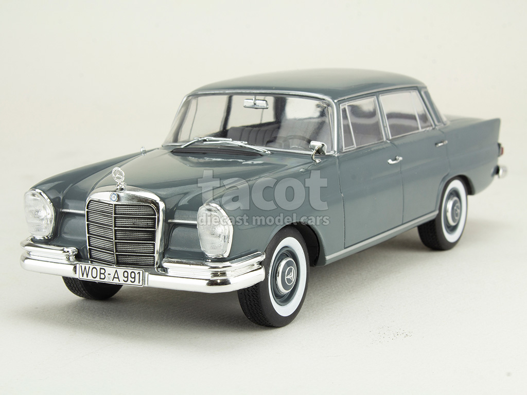 107975 Mercedes 220/ W111 1962