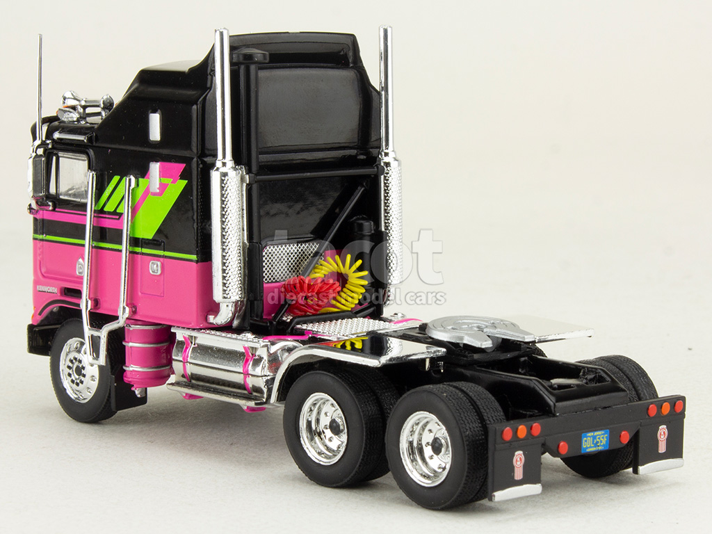 107986 Kenworth K100 A&eacute;rodyne Tracteur 1976
