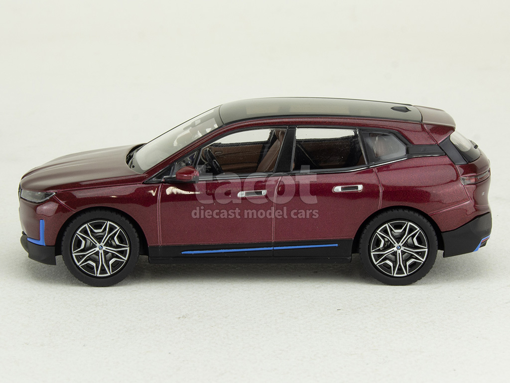108040 BMW iX 2022