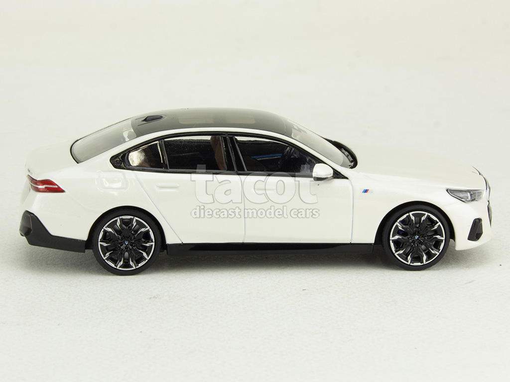 108041 BMW i5/ M60 2024