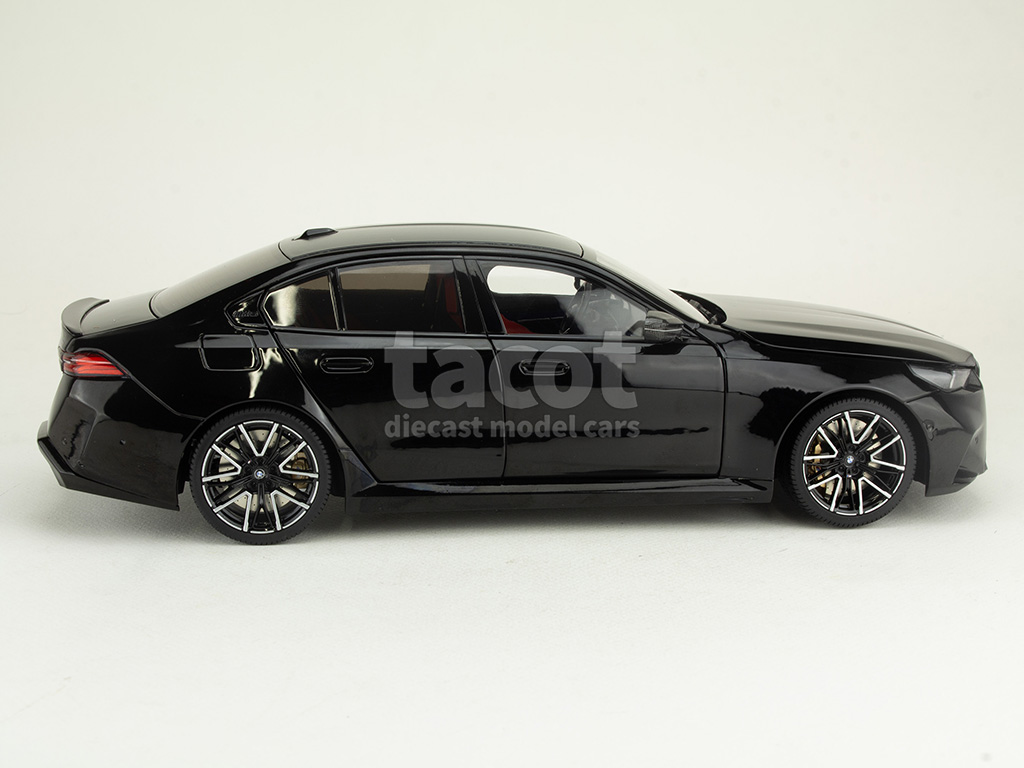 108043 BMW New M5/ G60 2024
