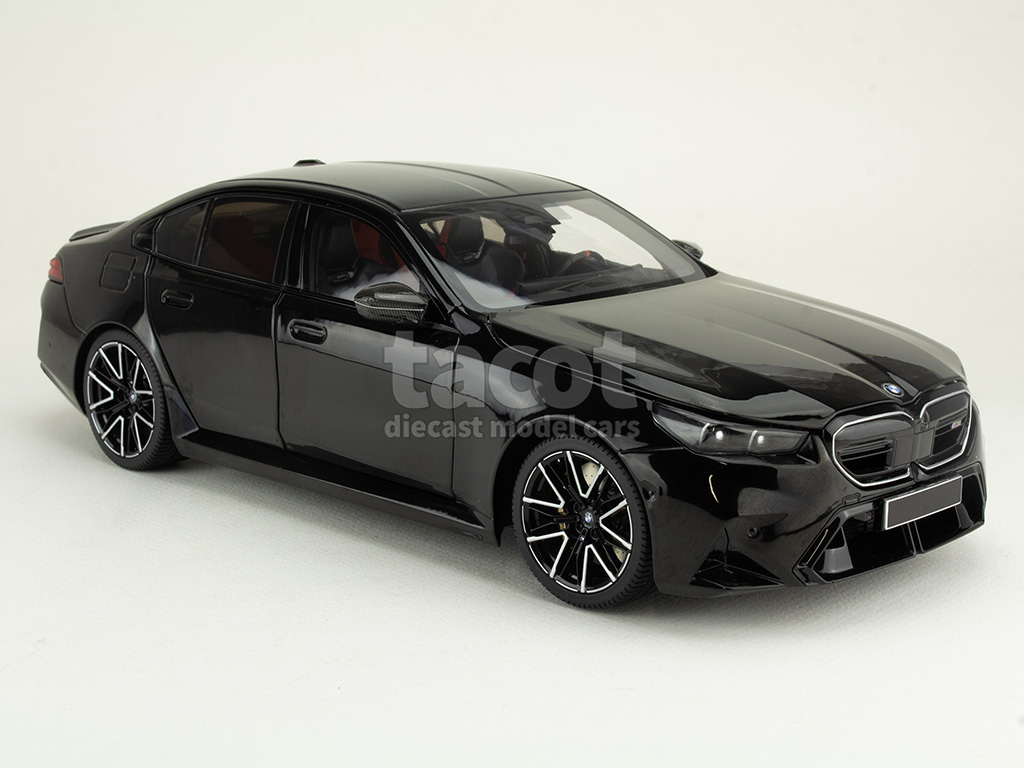 108043 BMW New M5/ G60 2024