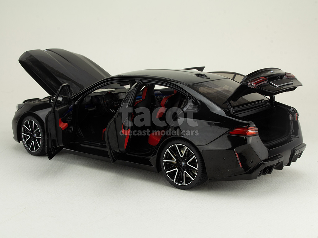 108043 BMW New M5/ G60 2024