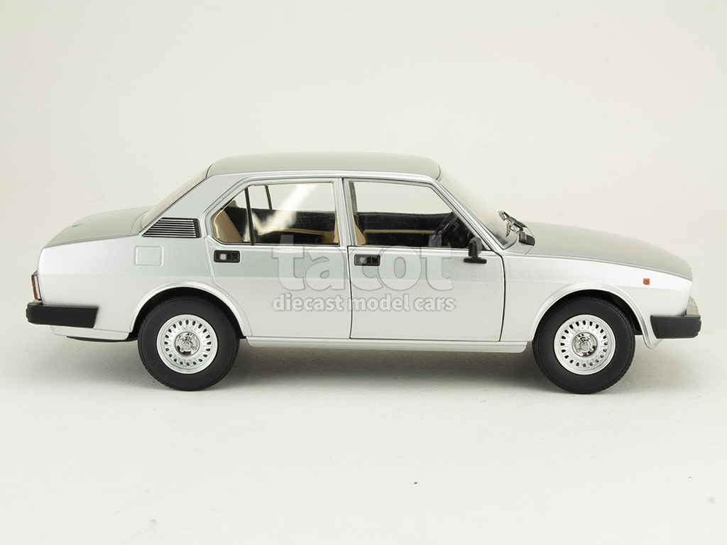 108050 Alfa Romeo Alfetta Berline 2000L 1978