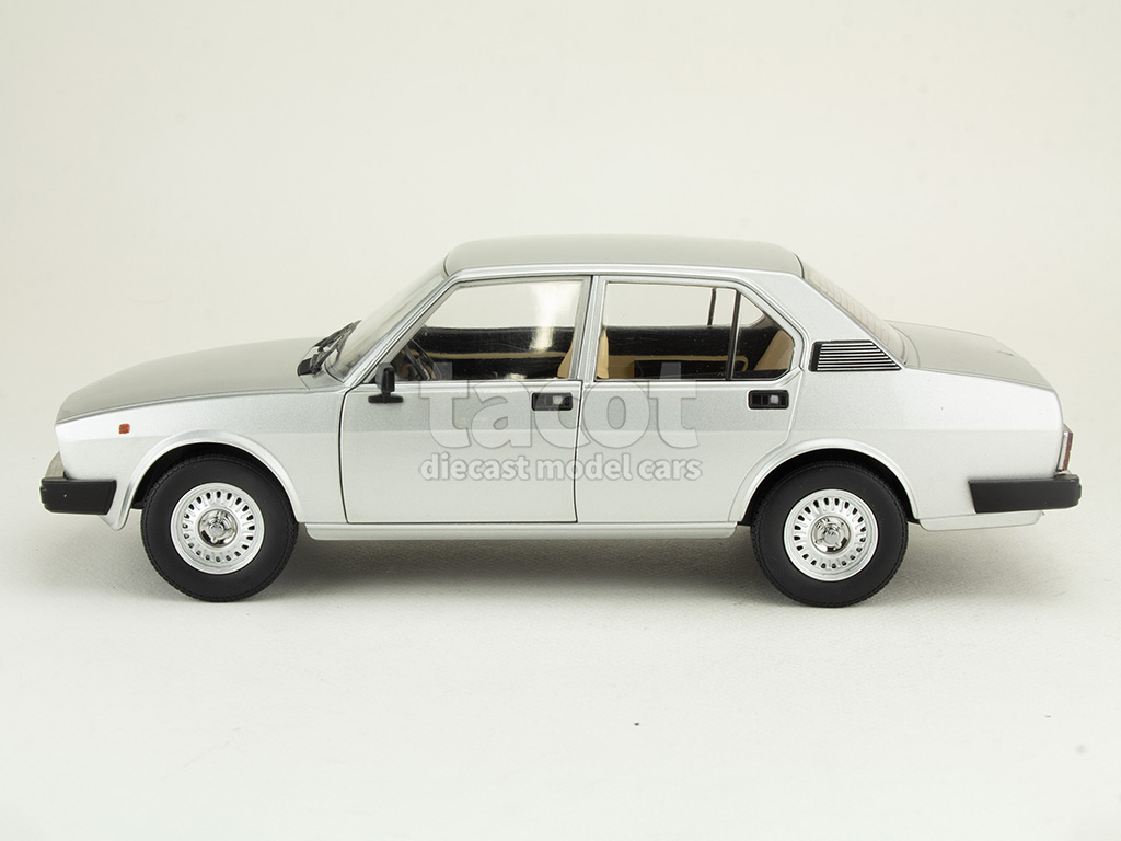 108050 Alfa Romeo Alfetta Berline 2000L 1978