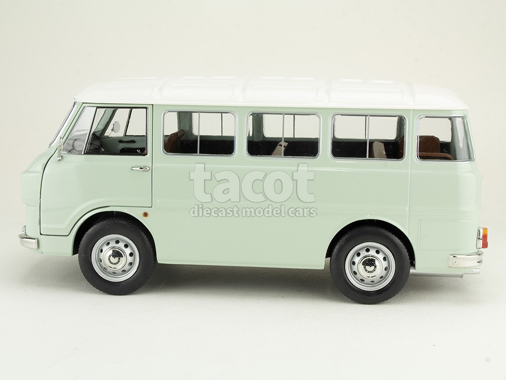 108053 Alfa Romeo F12 Minibus 1-Series 1967