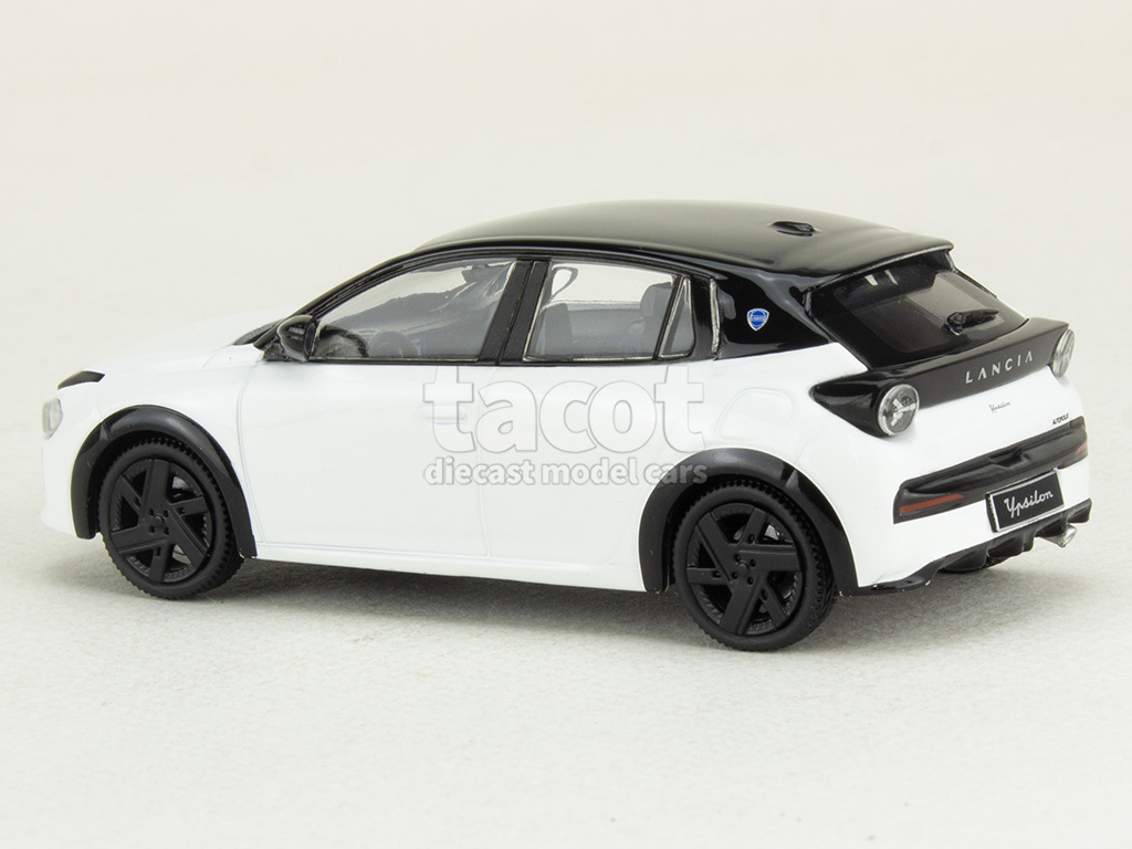 108072 Lancia Ipsilon 2025