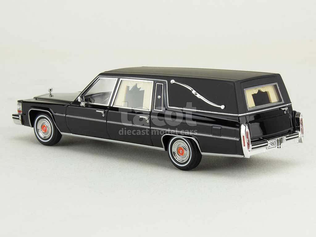 108117 Cadillac Superior Hearse/ Corbillard 1980