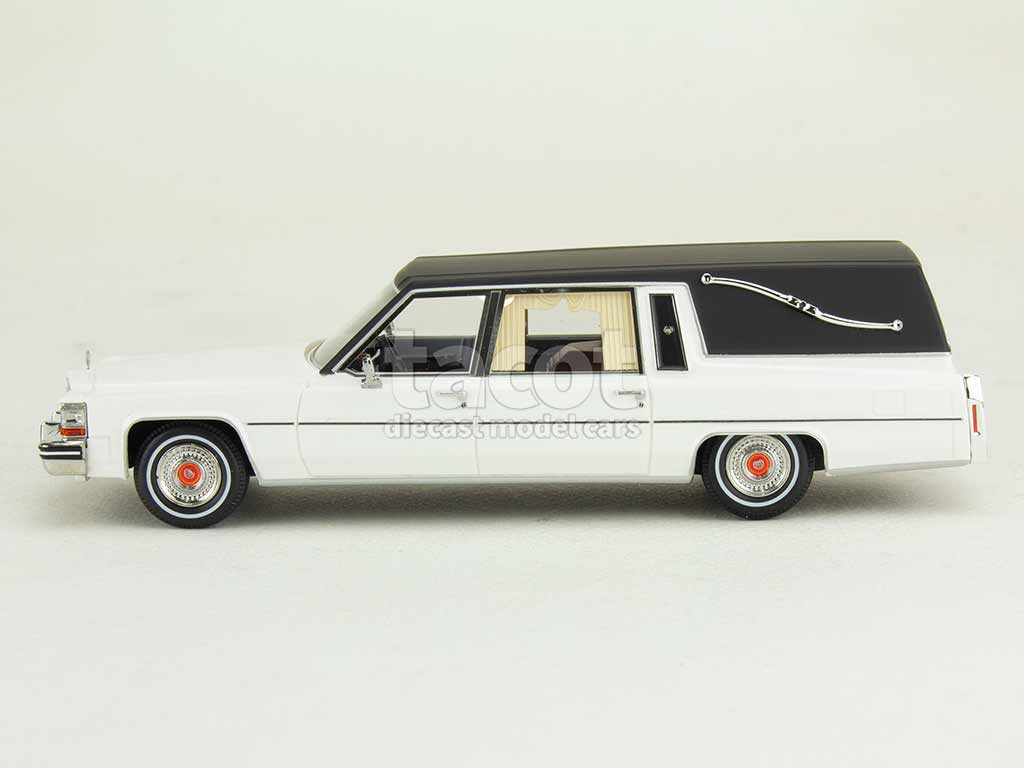108118 Cadillac Superior Hearse/ Corbillard 1980