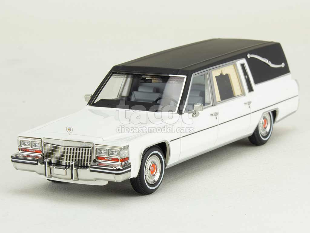 108118 Cadillac Superior Hearse/ Corbillard 1980