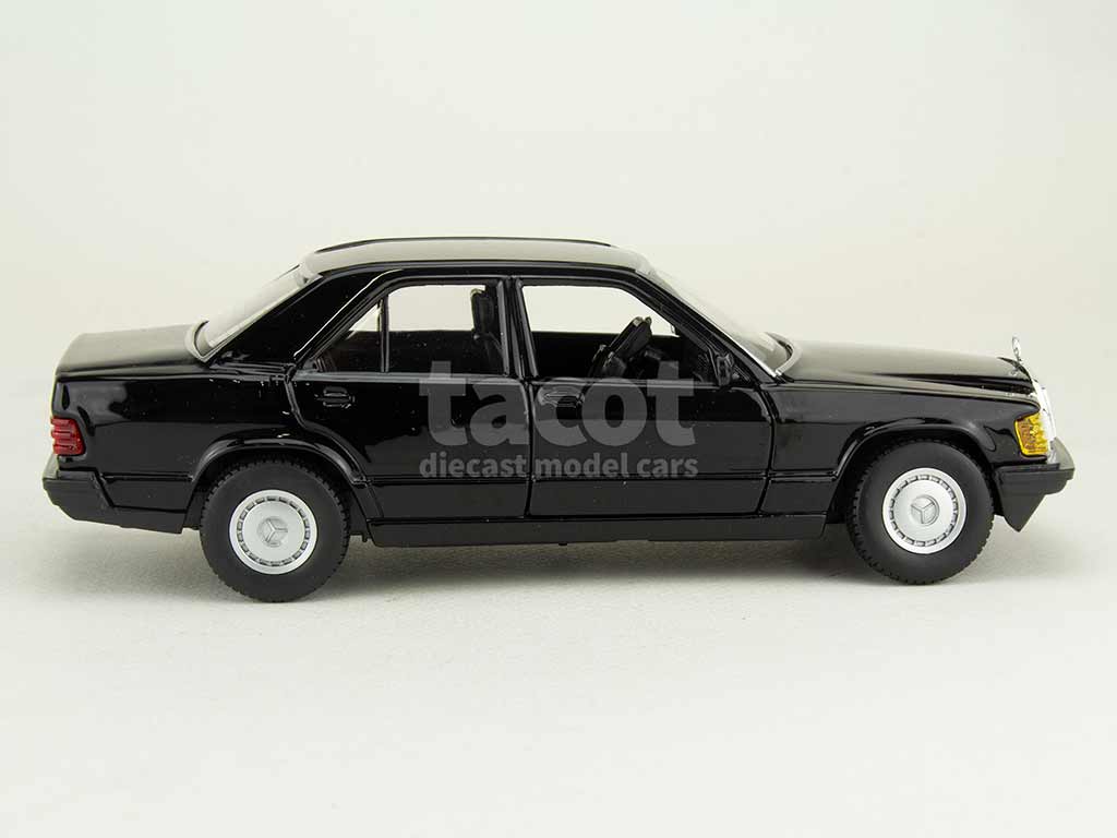 108145 Mercedes 190E/ W201 1984