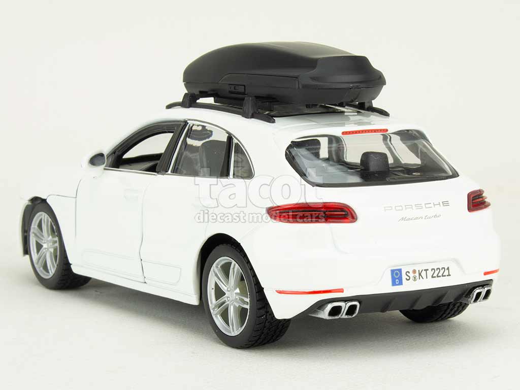 108165 Porsche Macan Turbo 2015