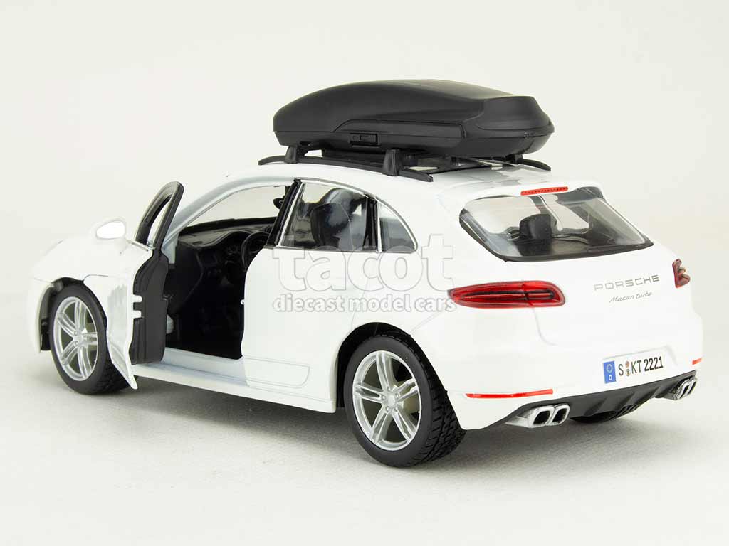 108165 Porsche Macan Turbo 2015