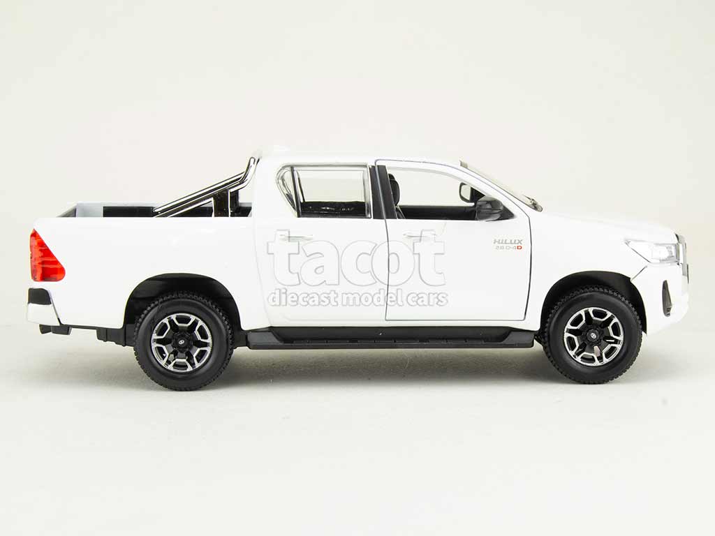108216 Toyota Hilux 2.8D Pick-Up 2023