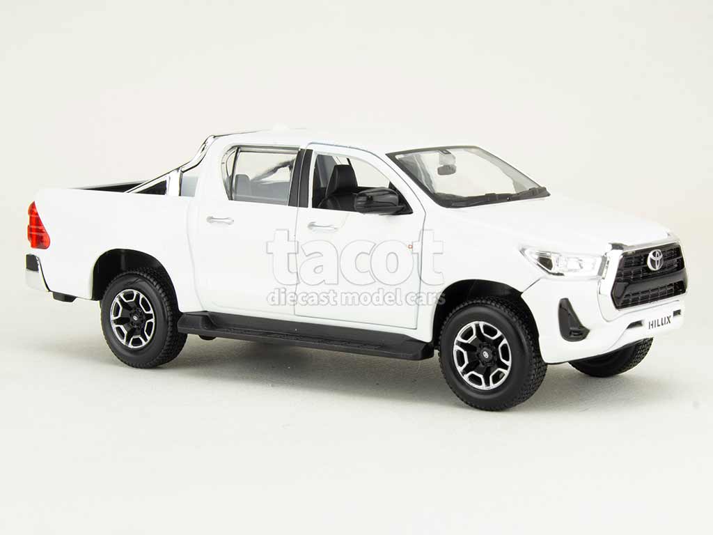 108216 Toyota Hilux 2.8D Pick-Up 2023