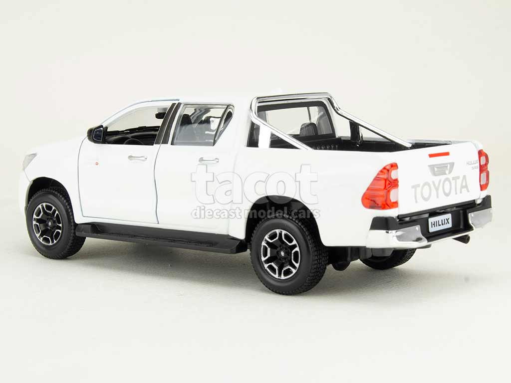 108216 Toyota Hilux 2.8D Pick-Up 2023