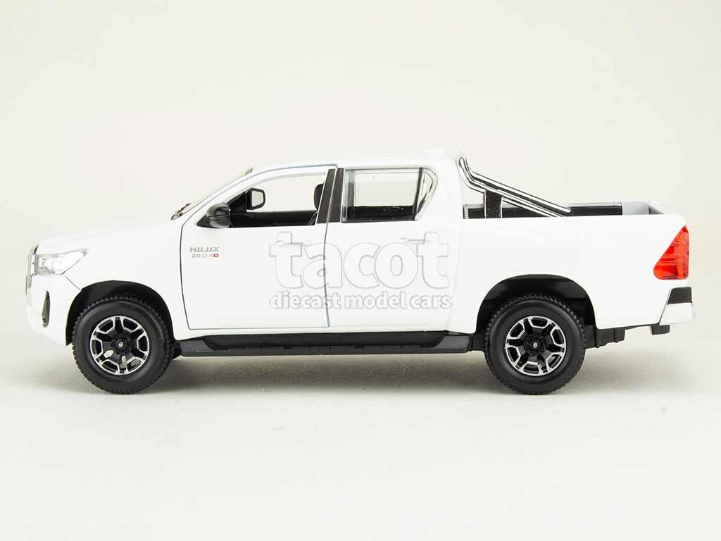 108216 Toyota Hilux 2.8D Pick-Up 2023